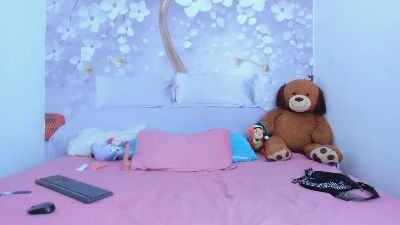 luna_hoott live cam on Cam4