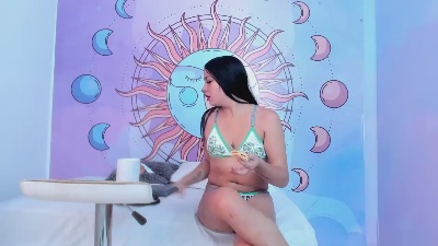 luna_hoott live cam on Cam4