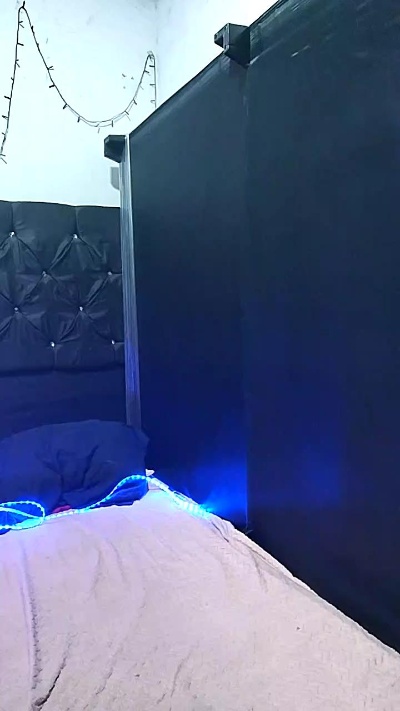 luna_lexi_hot live cam on Cam4
