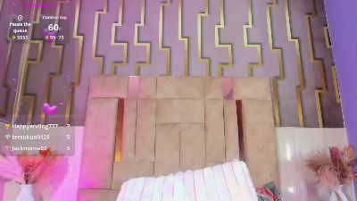 luna_mai live cam on Cam4