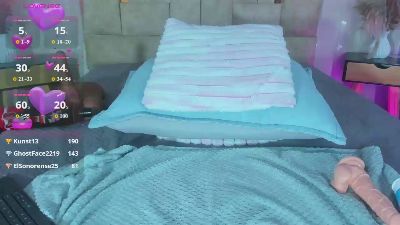 luna_mai live cam on Cam4