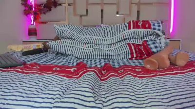 luna_mai live cam on Cam4