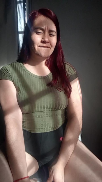 lunara_hot live cam on Cam4