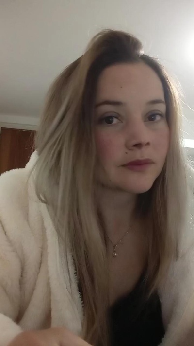 lunasofia2 live cam on Cam4