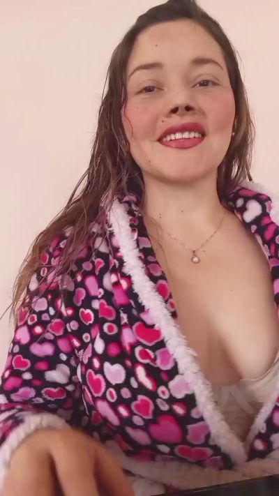 lunasofia2 live cam on Cam4