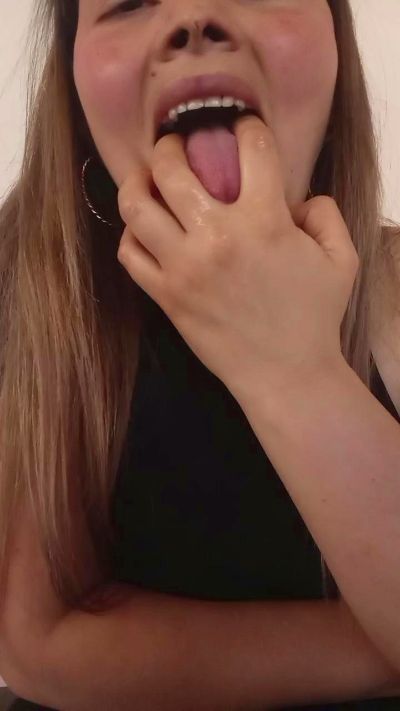 lunasofia2 live cam on Cam4