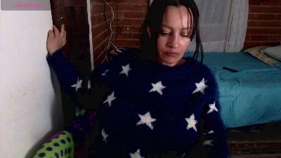 lunasw01 live cam on Cam4