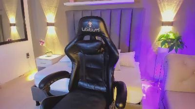 lunna_celeste live cam on Cam4