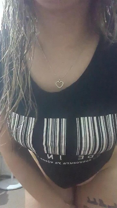 lupe62 live cam on Cam4