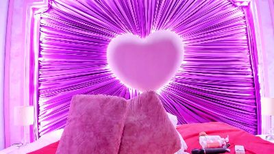 lushie_love live cam on Cam4