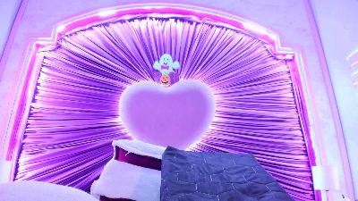 lushie_love live cam on Cam4