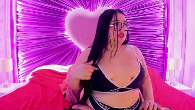 lushie_love live cam on Cam4