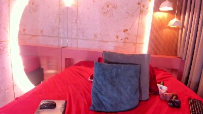 lushie_love live cam on Cam4