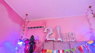 lushie_love live cam on Cam4
