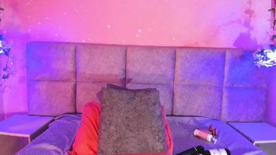 lushie_love live cam on Cam4