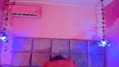 lushie_love live cam on Cam4