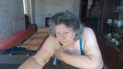 lusia7772 live cam on Cam4
