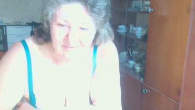 lusia7772 live cam on Cam4