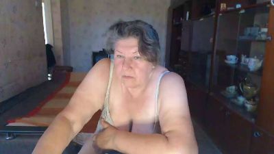 lusia7772 live cam on Cam4
