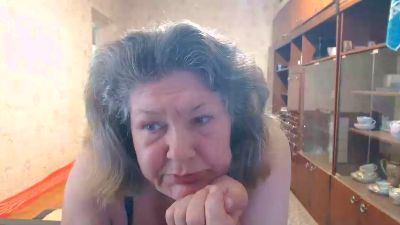 lusia7772 live cam on Cam4