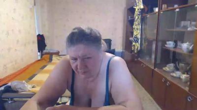 lusia7772 live cam on Cam4
