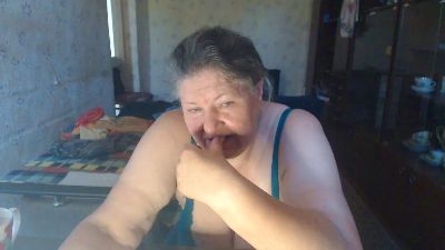 lusia7772 live cam on Cam4