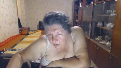 lusia7772 live cam on Cam4