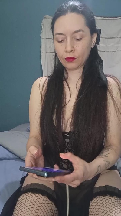 luthien420_ live cam on Cam4