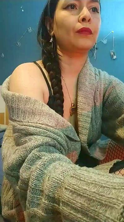 luthien420_ live cam on Cam4