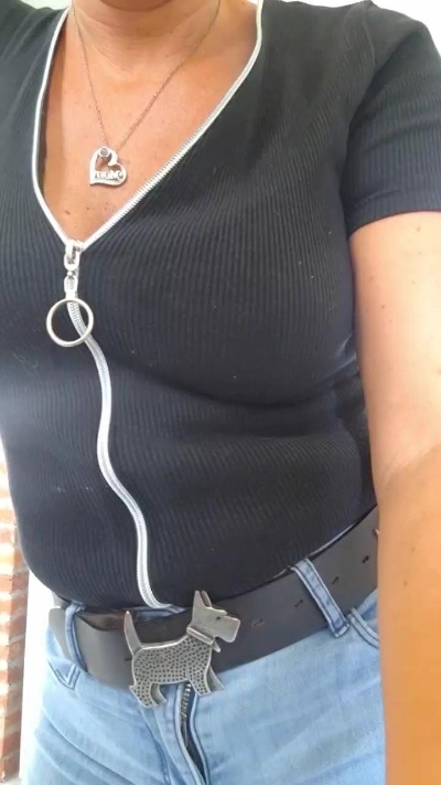 luxxe25 live cam on Cam4