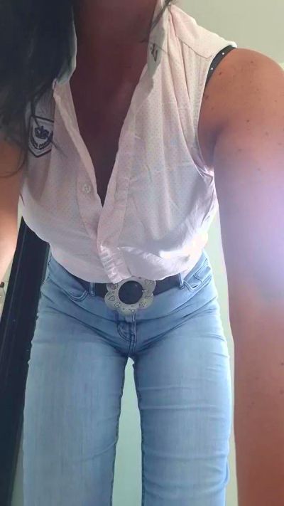 luxxe25 live cam on Cam4