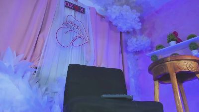 luxy_ary live cam on Cam4