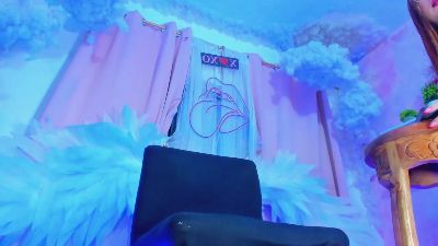 luxy_ary live cam on Cam4