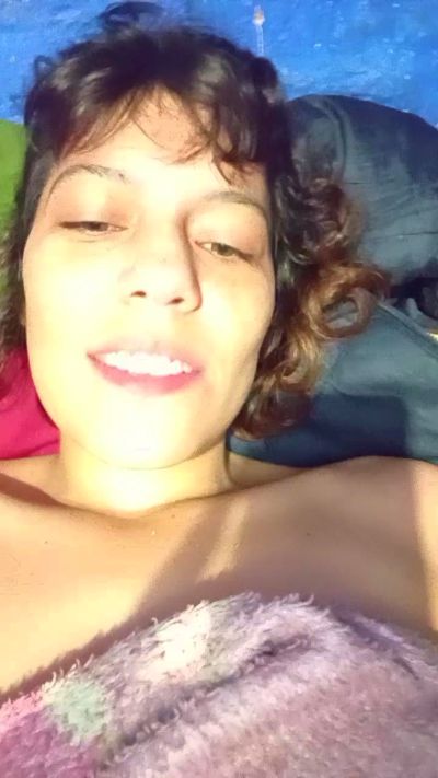 luzzalazzar3 live cam on Cam4