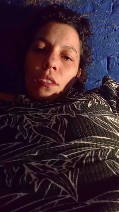 luzzalazzar3 live cam on Cam4