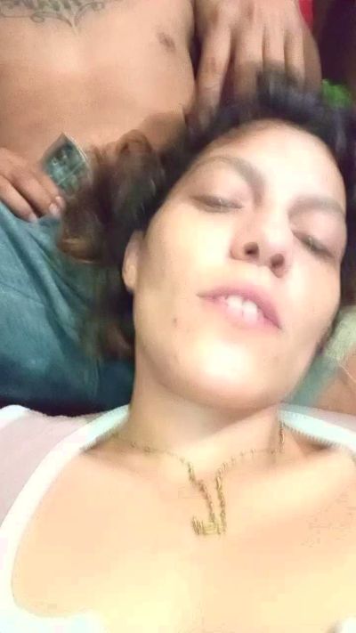 luzzalazzar3 live cam on Cam4