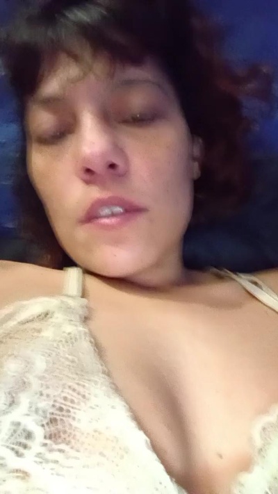 luzzalazzar3 live cam on Cam4