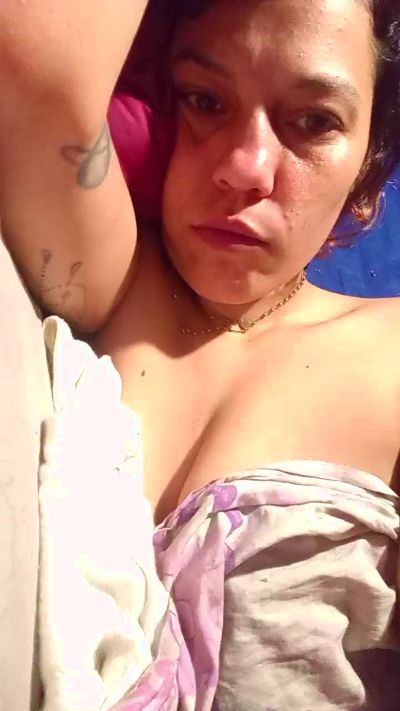 luzzalazzar3 live cam on Cam4