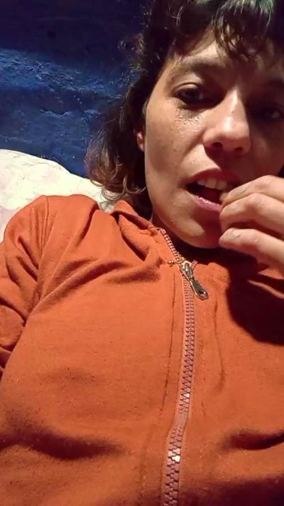 luzzalazzar3 live cam on Cam4