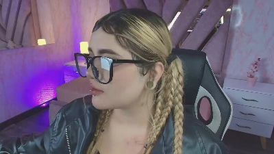 lya_nekko live cam on Cam4