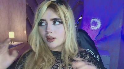 lya_nekko live cam on Cam4