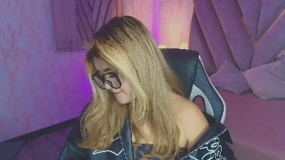 lya_nekko live cam on Cam4