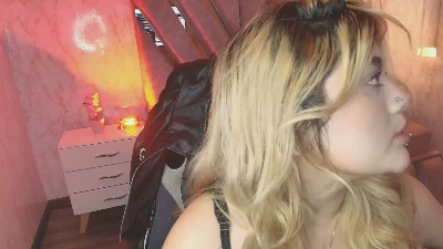 lya_nekko live cam on Cam4