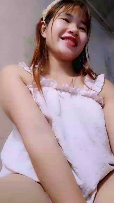 lynda001 live cam on Cam4