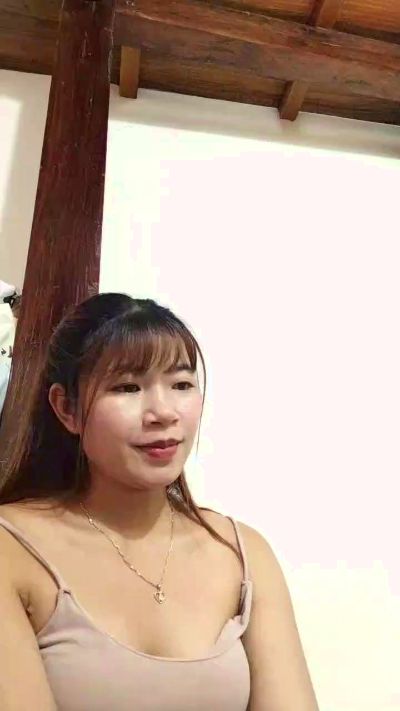 lynda001 live cam on Cam4