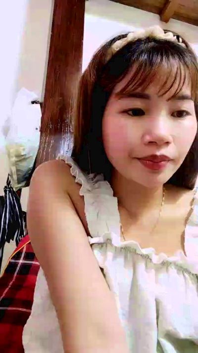 lynda001 live cam on Cam4