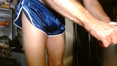 m_grizzly_65 live cam on Cam4