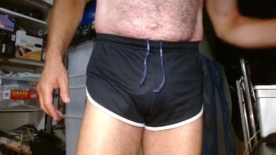 m_grizzly_65 live cam on Cam4