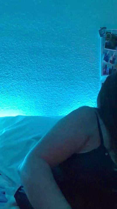 m_o_na_x live cam on Cam4