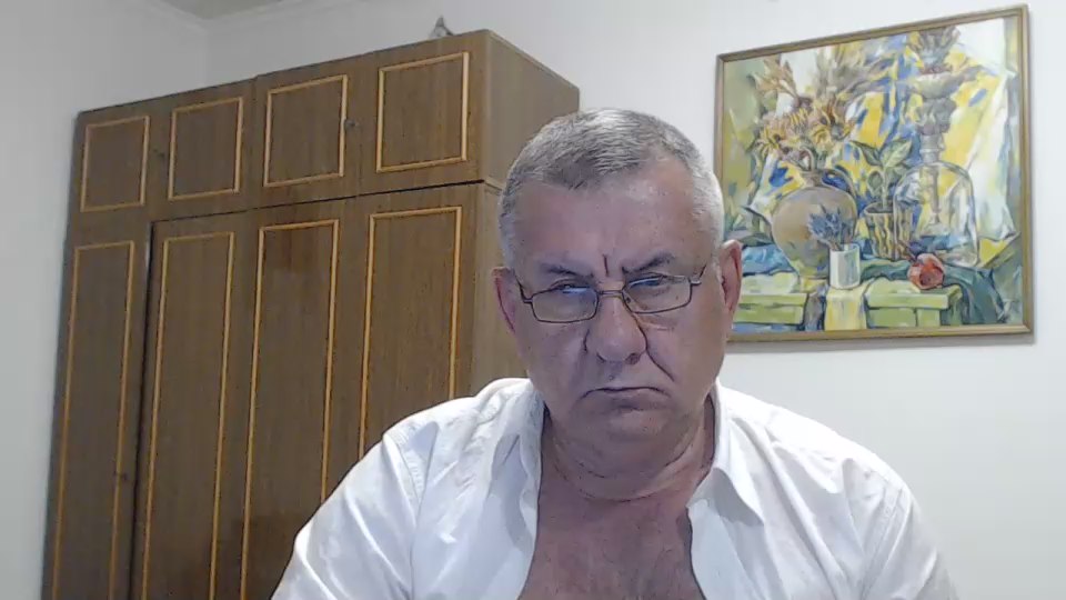 machomale3 live cam on Cam4